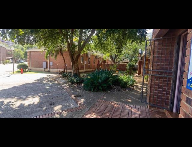 OFFICE PROPERTY TO RENT IN DIE HOEWES